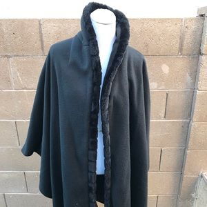 Amanda Smith Black Fleece Faux Fur Trim Cape Coat